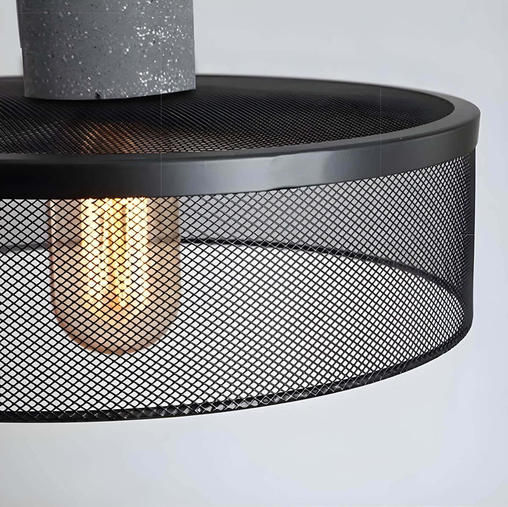 Industrielle Pendelleuchte aus Beton und Metall