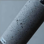 Industrielle Pendelleuchte aus Beton und Metall