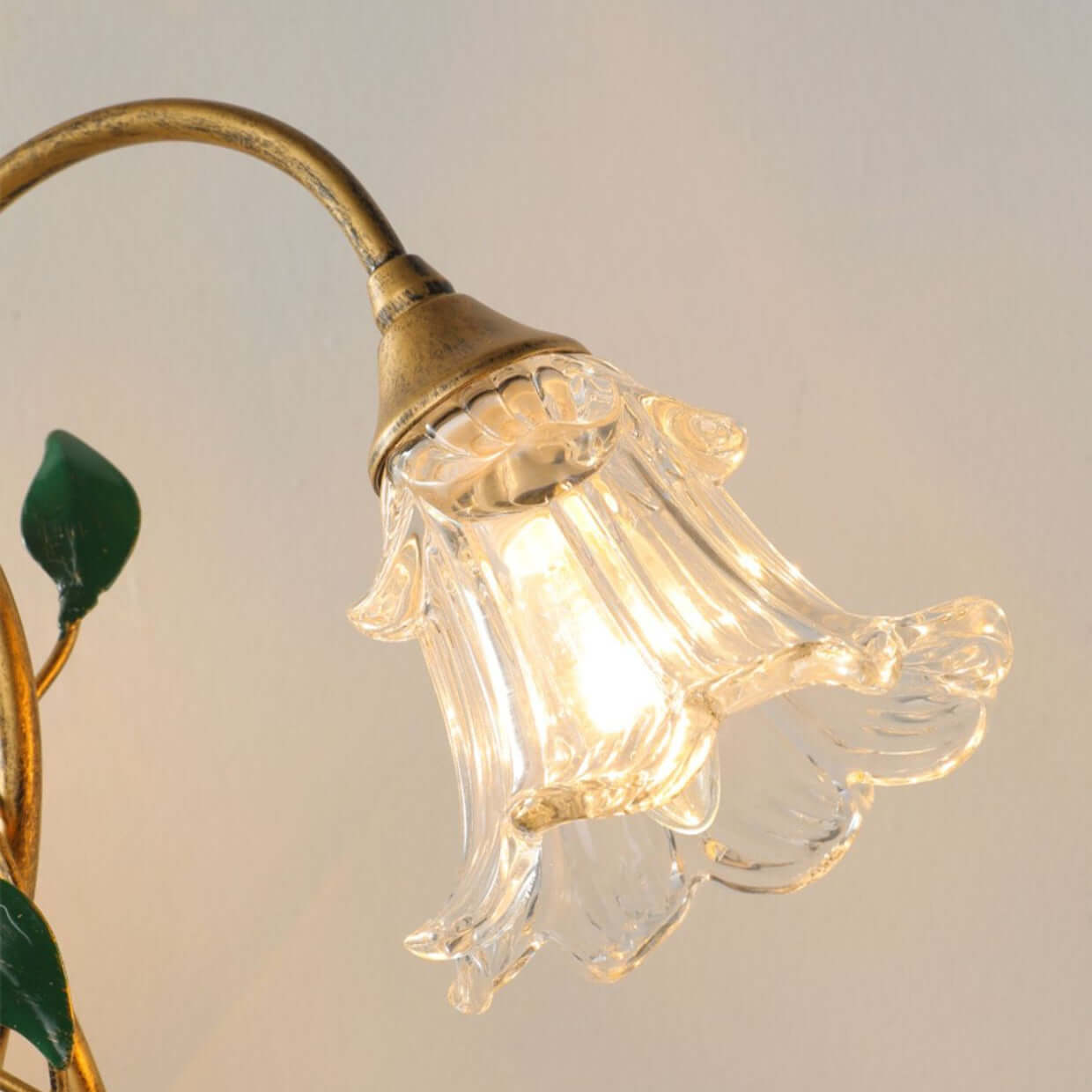 Vintage Tischlampe mit Blumenmotiv Elegante Nachttischlampe