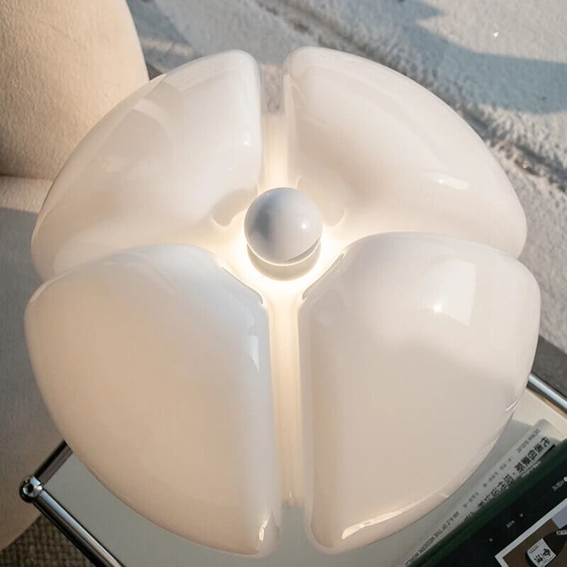 Moderne LED Tischlampe in Blumenform Designer Nachttischlampe