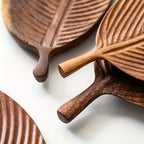 Serviertablett aus Holz in Blattform mit Griff Elegantes Dekotablett