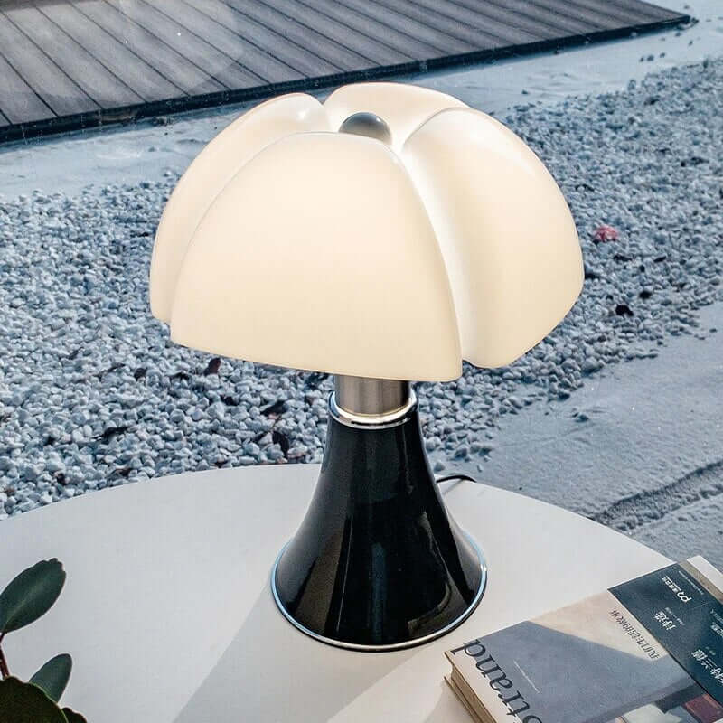 Moderne LED Tischlampe in Blumenform Designer Nachttischlampe