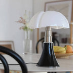 Moderne LED Tischlampe in Blumenform Designer Nachttischlampe